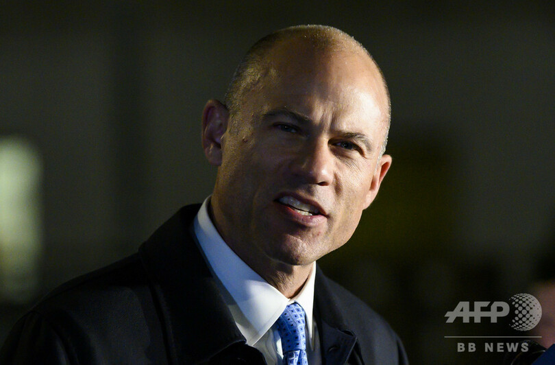 トランプ氏と不倫疑惑女優の元弁護士、ナイキへの恐喝容疑で逮捕 米NY