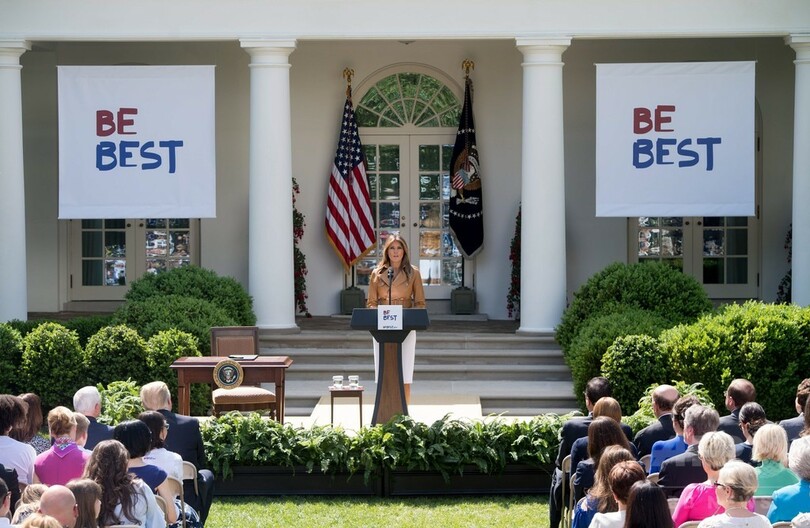 メラニア夫人のネットいじめ防止キャンペーンで盗用？政府はメディア批判