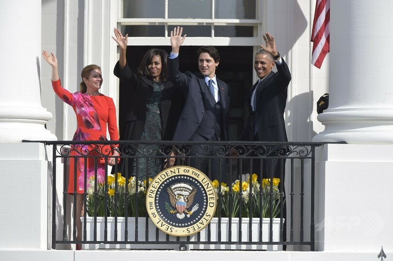 仲睦まじい米・カナダ首脳、ネットで「ブロマンス」と話題に