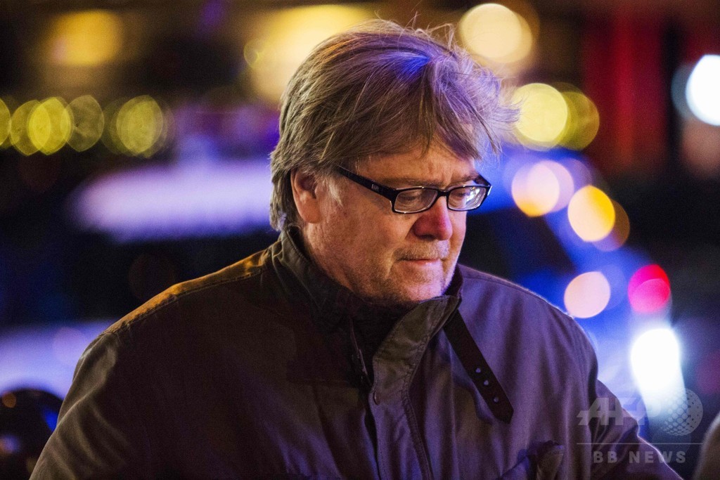 トランプ氏、バノン氏を解任 「白人主義者」と批判の首席戦略官 トランプ氏、バノン氏を解任 「白人主義者」と批判の首席戦略官