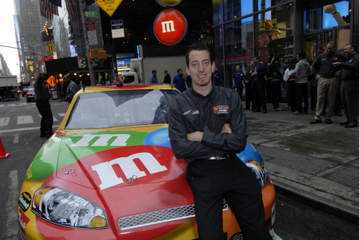 カイル・ブッシュ M＆M'sレーシングの新車発表会に登場 写真4枚 国際