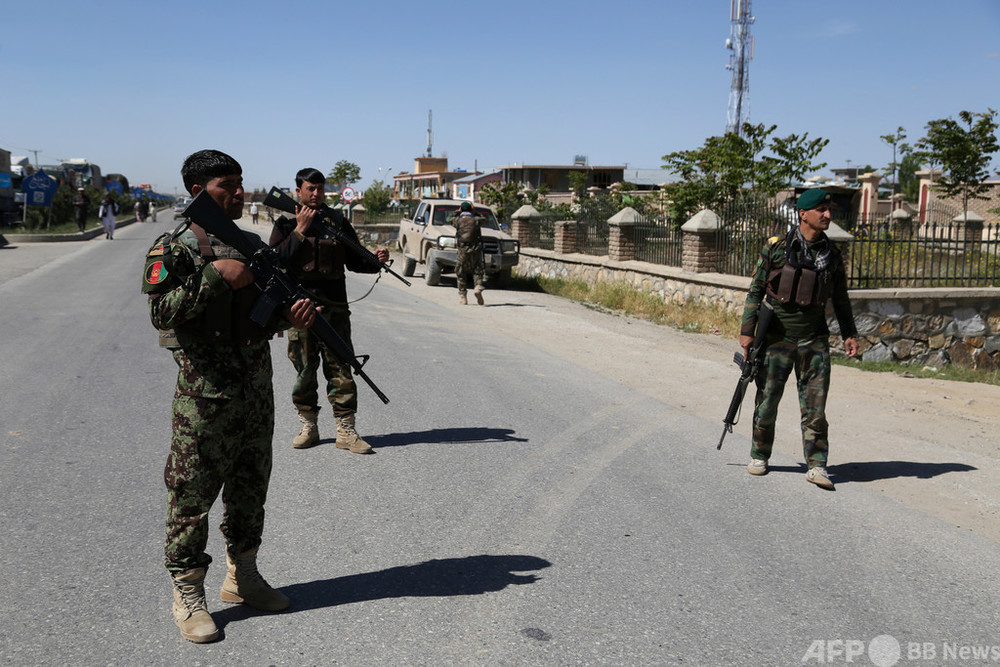 アフガニスタン、爆発で子ども15人死亡