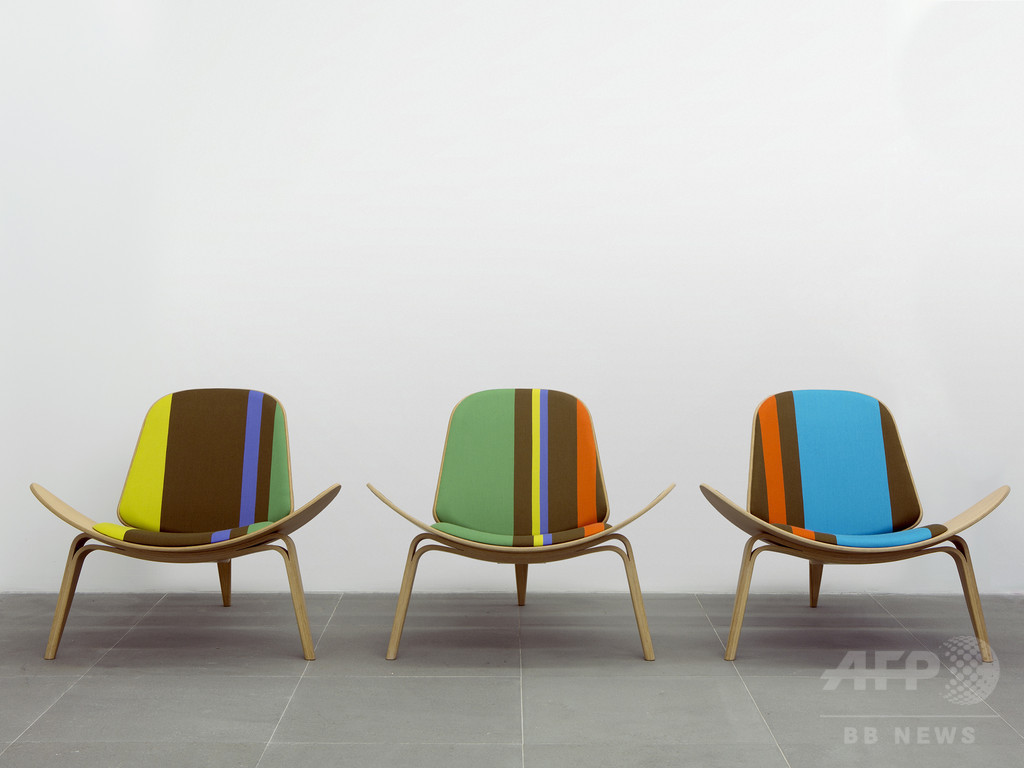 「ポール・スミス」デザイン、コラボ家具をチェック