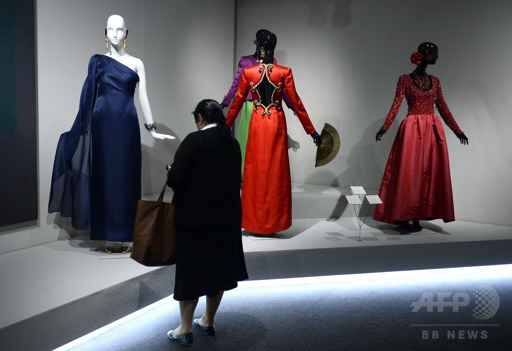 ユベール・ド・ジバンシィ初の回顧展、マドリードの美術館で開催