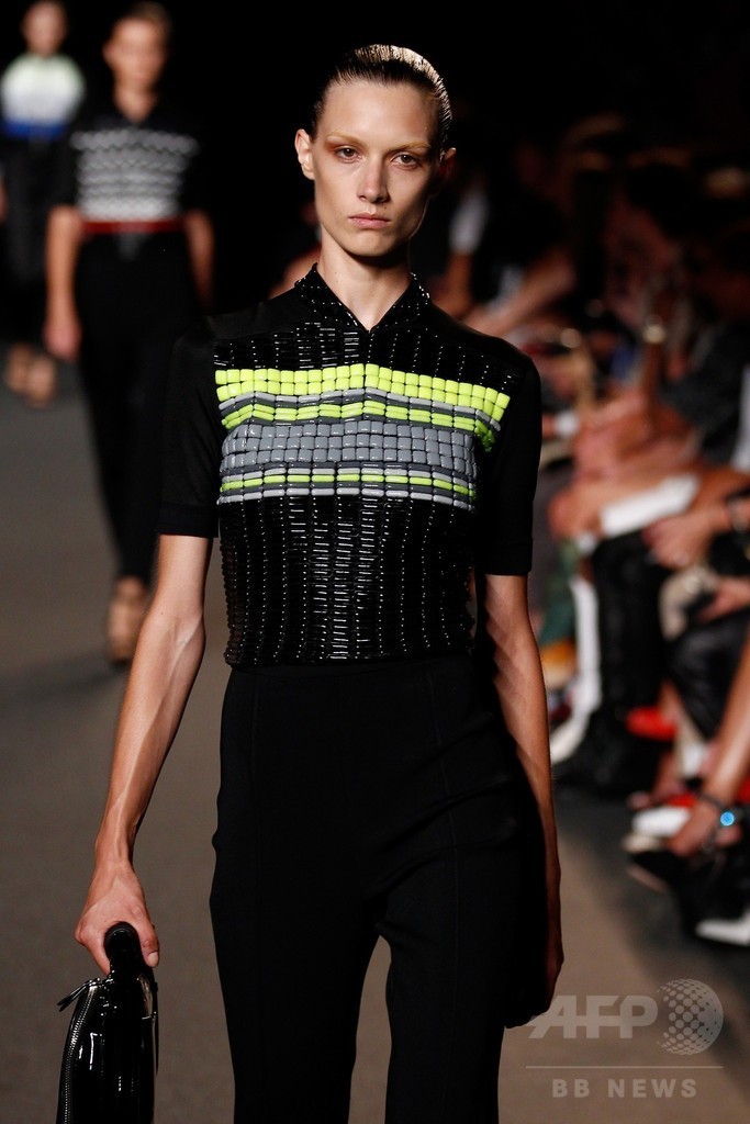 スニーカースタイルがさらに進化！？「アレキサンダー ワン」15年春夏