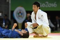 リオデジャネイロ五輪、柔道男子81キロ級の3位決定戦でアブタンディル・チリキシビリと対戦する永瀬貴規（2016年8月9日撮影）。(c)AFP/Toshifumi KITAMURA