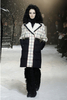 フランス・パリ市内で発表された「モンクレール ガム・ルージュ（Moncler Gamme Rouge）」12/13年秋冬コレクション（2012年3月8日撮影）。(c)Moncler Gamme Rouge