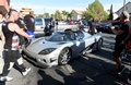 米ネバダ州ラスベガスにある練習場に、480万ドル（約5億7600万円）の新車ケーニッグゼグ・CCXRトレヴィータに乗って姿をみせたフロイド・メイウェザー・ジュニア（2015年8月27日撮影）。(c)AFP/Getty Images/Ethan Miller