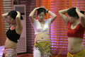2007年5月22日、北京にある%%Wen Kexin%%さんのダンス教室で指導を受ける女性たち。(c)AFP/GOH CHAI HIN