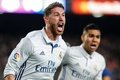 16-17スペイン1部リーグ第14節、FCバルセロナ対レアル・マドリード。得点を喜ぶレアル・マドリードのセルヒオ・ラモス（2016年12月3日撮影）。(c)AFP/PAU BARRENA