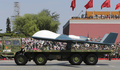 中国・北京の天安門広場で行われた抗日戦争勝利70年を記念する軍事パレードに登場した無人機（2015年9月3日撮影）。(c)AFP/Jason Lee 