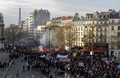 年金制度改革に対するフランス国鉄とパリ交通公団のストライキが6日目に入る中、仏パリで行われたデモ行進（2019年12月10日撮影）。(c)Aurore MESENGE / AFP