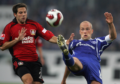 シャルケ04 レバークーゼと分ける