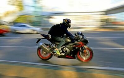 韓国で止まらぬ「飲酒ひき逃げ」…バイク捕まえた女性を260m引きずる