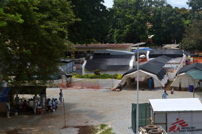 西アフリカのエボラ流行、治療施設の主任医師が感染 シエラレオネ