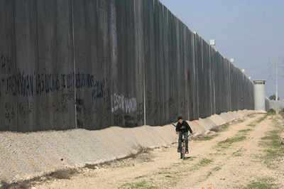 物議をかもす分離壁問題 - パレスチナ自治区