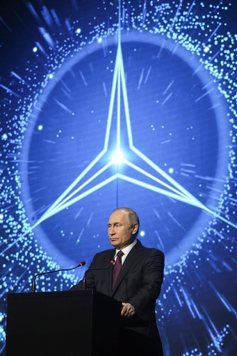 モスクワ郊外にメルセデス・ベンツの新工場、プーチン氏称賛