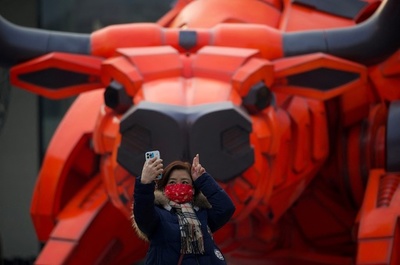 春節は帰省か自宅待機か 「アメとムチ」に揺れる出稼ぎ労働者