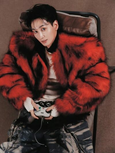 SUPER JUNIORのウニョク、デビュー20年で初ソロアルバム「EXPLORER」