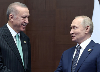 トルコ大統領、プーチン氏を擁護 ロシアの選挙介入疑惑で