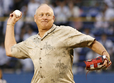 ノーラン・ライアン氏が始球式を務める