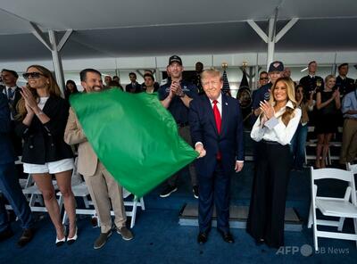 トランプ氏が米首都でインディカー観戦、建国記念レースのスタート告げる