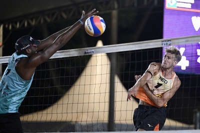 児童レイプ前科ある選手、ビーチバレー五輪代表に選出 オランダ