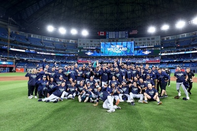 マリナーズが7点差大逆転で勝利、地区シリーズに進出