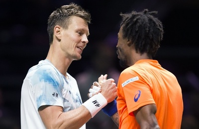 ベルディハがモンフィス下し4強入り、ABNアムロ世界テニストーナメント