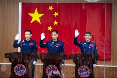 「神舟12号」乗組員にインタビュー 中国