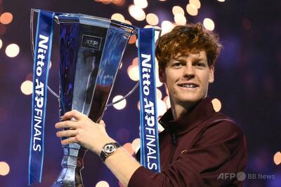 シナーがATPファイナルズ制覇、宿敵アルカラス撃破