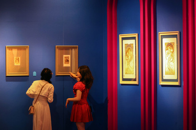 実際に行けるのに、なぜ若者はオンライン博物館を訪れるのか