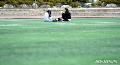 韓国の大学新入生、7割が「キャンパスでマスク使い続ける」