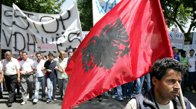 首都スコピエで暴力反対を訴えるデモ - マケドニア