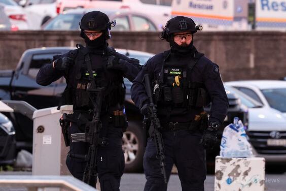 豪警察、シドニーで車両急襲 銃撃事件との関連は現時点で不明