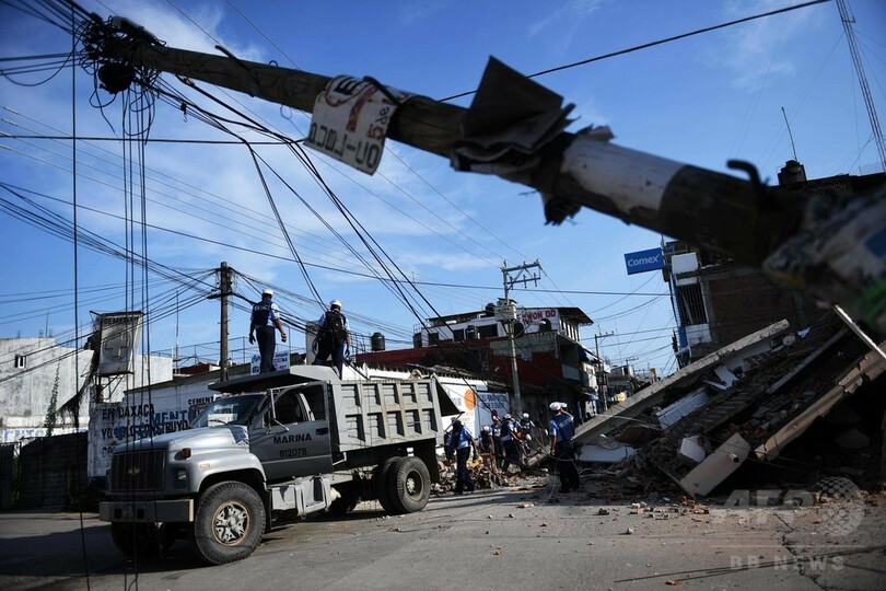 メキシコ地震の死者65人に、ハリケーンでも2人死亡