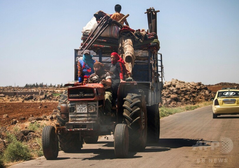 シリア南部で政権側が攻撃強化、多数の民間人が避難