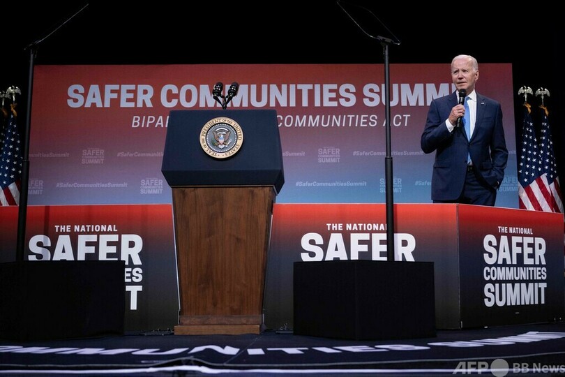 バイデン氏が突然「女王陛下万歳！」 波紋広がる