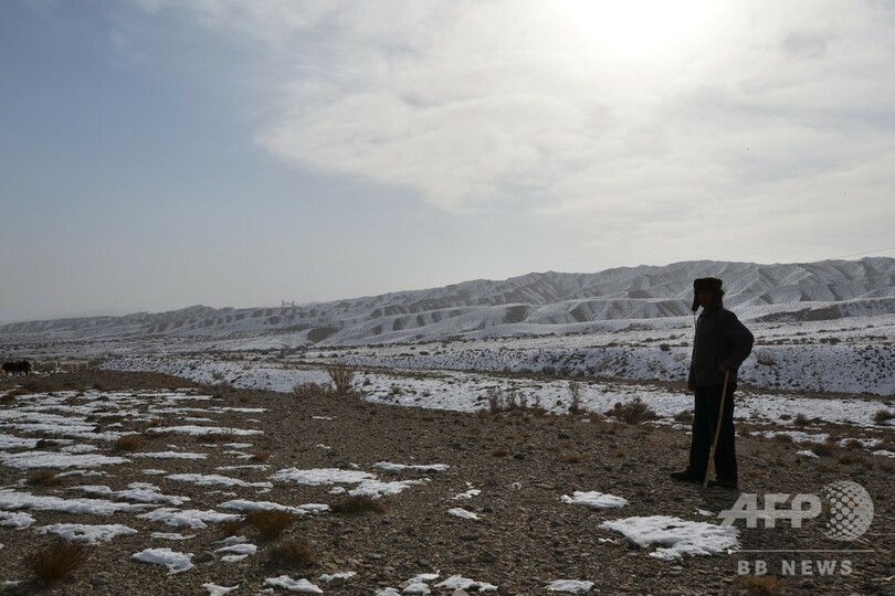 中国・ウイグル強制収容所の内側─催涙ガス、テーザー銃、教本【再掲】