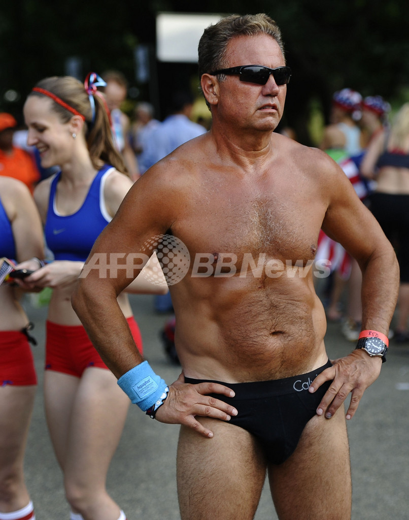 下着姿でダッシュ、NYセントラルパーク