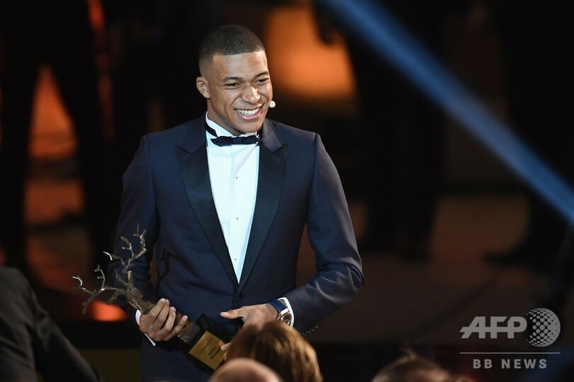 若手バロンドールの「コパ・トロフィー」はエムバペが受賞