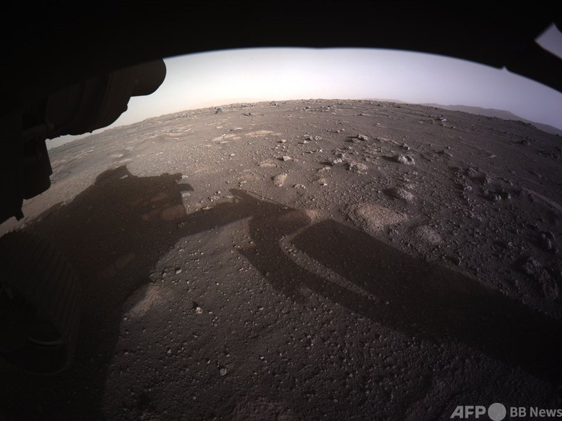 Nasa 火星からの最新画像公開 地表や探査車降下の様子 写真4枚 国際ニュース Afpbb News