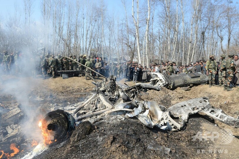 パキスタン、インド空軍機2機を撃墜と発表