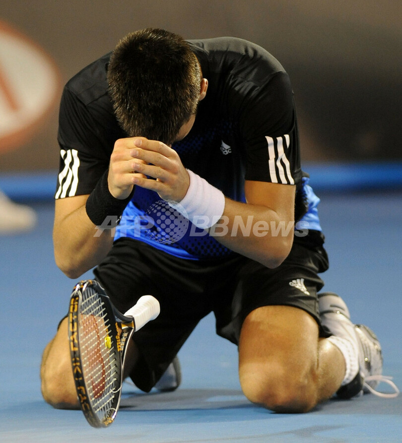 ジョコビッチ フェデラーを降し自身初の全豪決勝進出