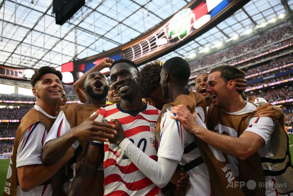 米国がW杯初戦でパラグアイに4-1圧勝、カナダは歴史的勝ち点1獲得