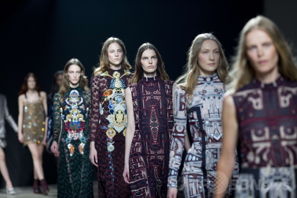 ＜14/15年秋冬ロンドンコレクション＞メアリー・カトランズ