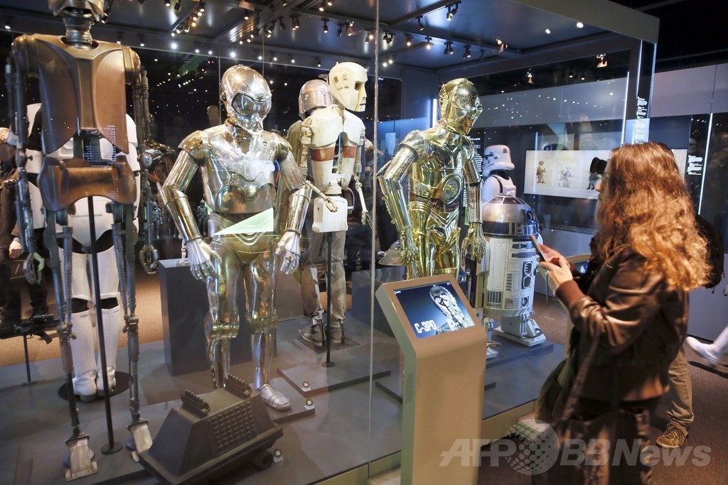 スター・ウォーズ世界の「個性」描く展覧会、パリ郊外