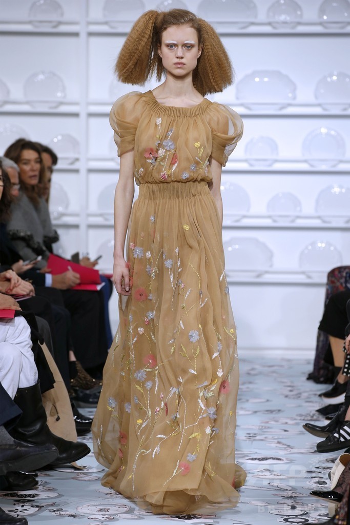 「スキャパレリ」16年春夏パリ・オートクチュール