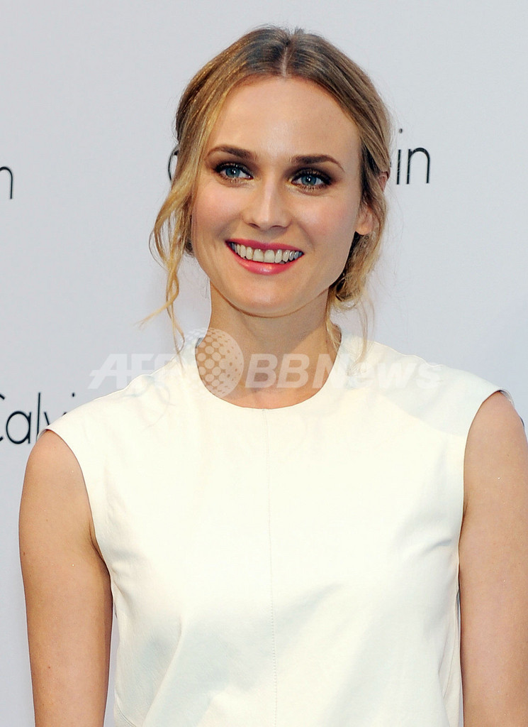 ダイアン・クルーガー、ベルリンで「カルバン クライン」のショーに出席