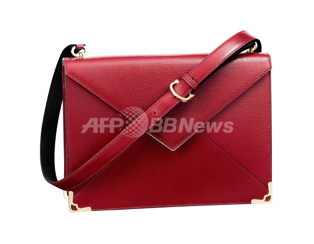 「カルティエ」人気コレクションの新作、エンベロップ バッグ日本先行発売